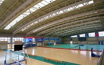Gimnasium dalaman struktur keluli